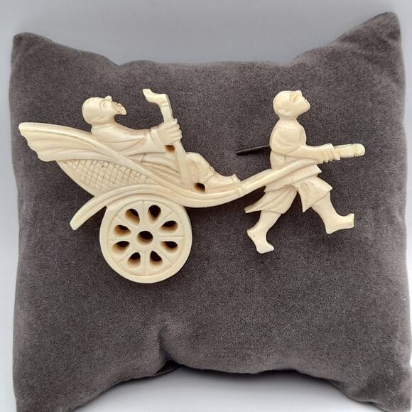Vintage Carved Celluloid Rickshaw Brooch, Asian Scene Pin, 3 Inches - Picture 7 of 7